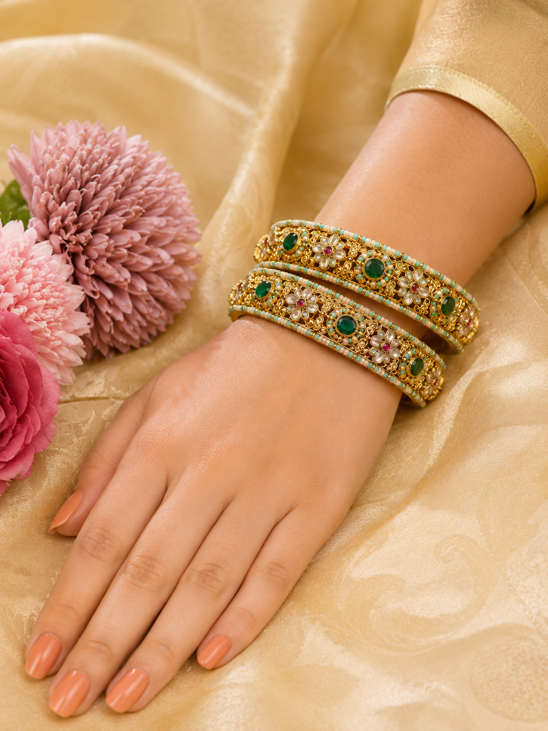 Golden Finish Emerald Stone jadau Bangles/kadas