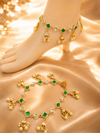 Emerald Jadau Payal with Beads Drops