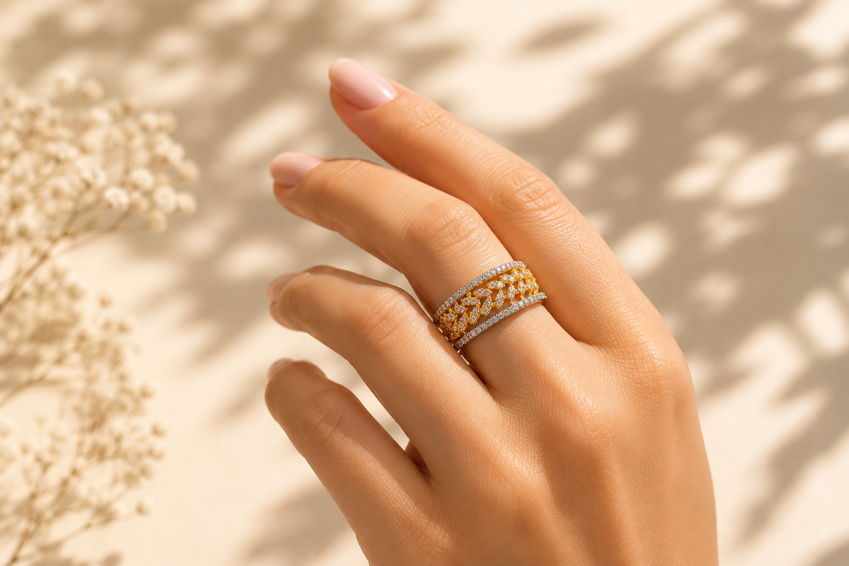 Golden Laurel Spark Ring