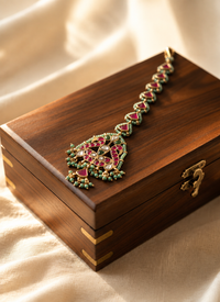 Meher Jadau Tikka with bead drops