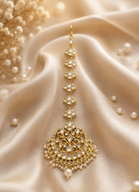 Kundan Maang Tika