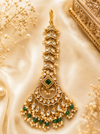 Meher Emerald Kundan Maang Tikka