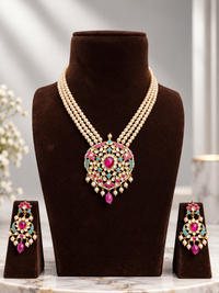 Rani Rosette Pearl Pendant Set