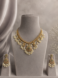 Multiple clusters beads necklace set