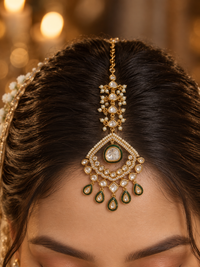 Emerald Chandrika Kundan Maang Tikka